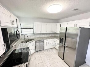 3704 W Beechwood Dr in Rogers, AR - Building Photo - Building Photo