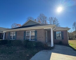 1111 Cason St in Belmont, NC - Building Photo