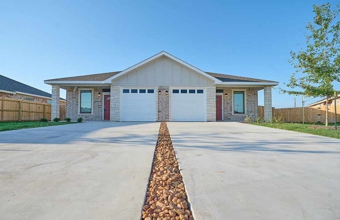 1103 CARLSBERG Dr-Unit -A in Killeen, TX - Building Photo