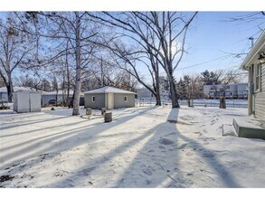 6300 Quebec Ave N in Minneapolis, MN - Building Photo - Building Photo