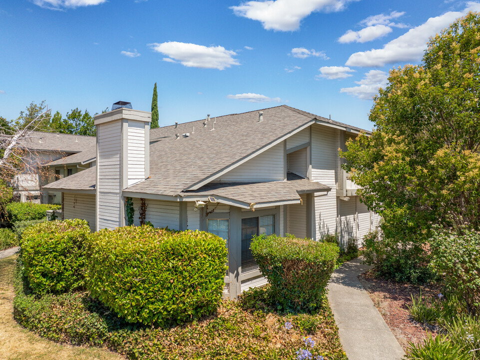 2118 Woolner Ave in Fairfield, CA - Building Photo