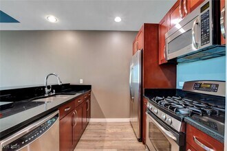 4575 Dean Martin Dr in Las Vegas, NV - Building Photo - Building Photo