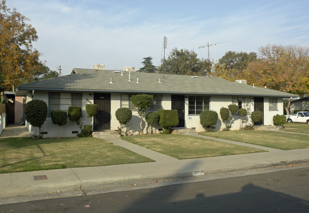 570 E Fountain Way in Fresno, CA - Foto de edificio