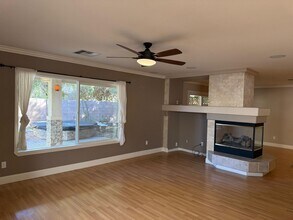 10974 Fintry Hills St in Las Vegas, NV - Building Photo - Building Photo