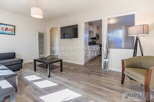 4827 Castle Ave in San Diego, CA - Building Photo