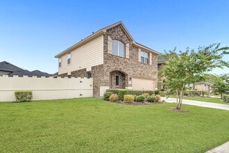 9244 Inland Leather Ln in Shenandoah, TX - Building Photo - Building Photo