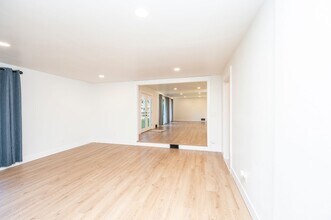 8 Rustic Ln SW in Tacoma, WA - Building Photo - Building Photo