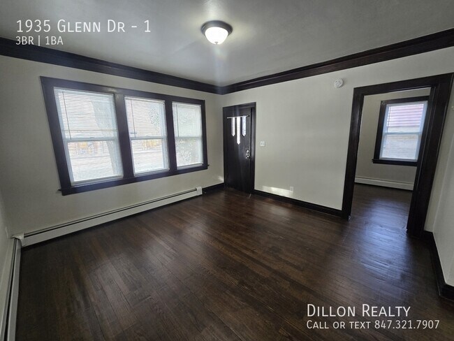 1935 Glenn Dr in North Chicago, IL - Building Photo - Building Photo