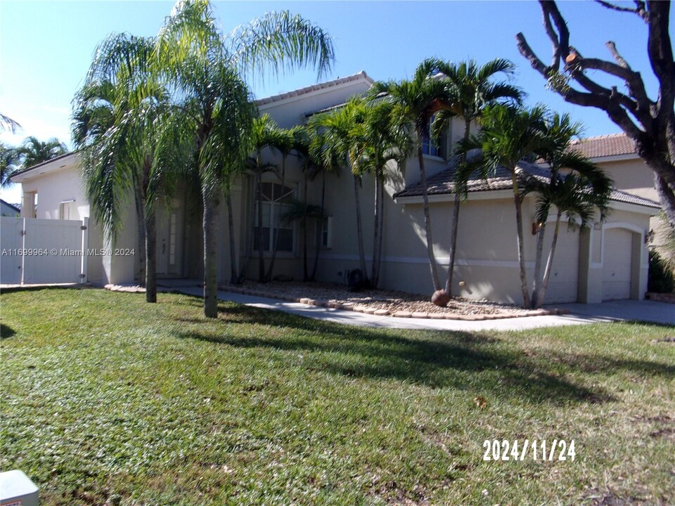 16214 SW 2nd Dr in Pembroke Pines, FL - Building Photo