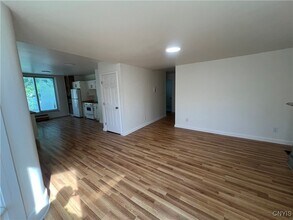 291 W 2nd St in Oswego, NY - Building Photo - Building Photo