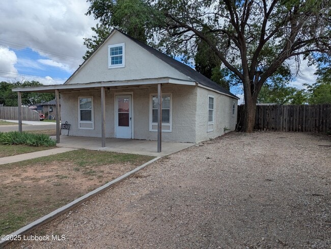 property at 1101 40th St