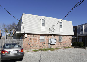 Azalea-Ridge-Condominiums in Metairie, LA - Building Photo - Building Photo