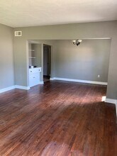 2412 W Lincoln St in Springfield, MO - Building Photo - Building Photo