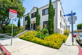 1000 N Ogden Dr in West Hollywood, CA - Building Photo - Building Photo