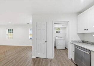 Room in House on Lincoln St SW in Atlanta, GA - Foto de edificio - Building Photo