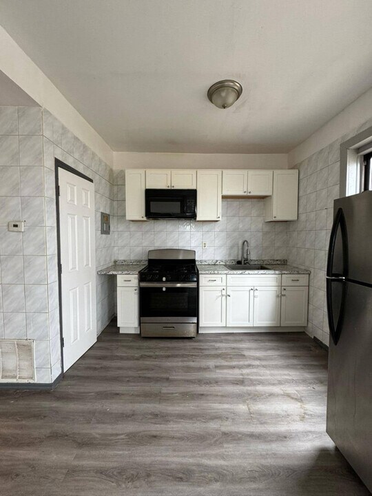 53 Milford Ave in Newark, NJ - Building Photo