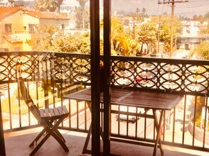 1355 Sierra Bonita N Ave, Unit 401 in West Hollywood, CA - Foto de edificio - Building Photo
