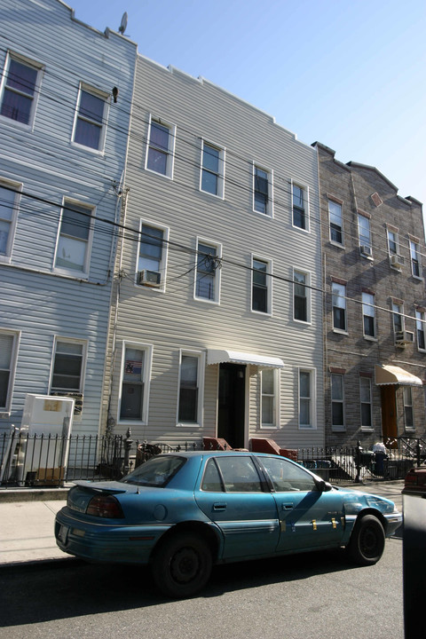 296 Stanhope St in Brooklyn, NY - Foto de edificio