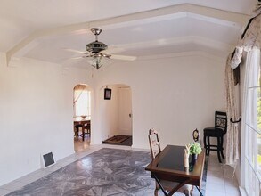 4071 Waterhouse Rd in Oakland, CA - Building Photo - Building Photo