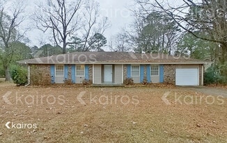 2319 Applewood Dr in Center Point, AL - Building Photo