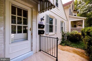 4851 Crescent St in Bethesda, MD - Building Photo
