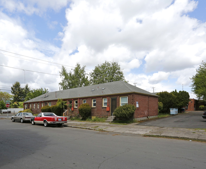 4702-4718 N Interstate Ave in Portland, OR - Building Photo