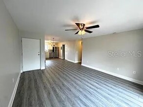 2621 Pine Lake Terrace in Sarasota, FL - Building Photo - Building Photo