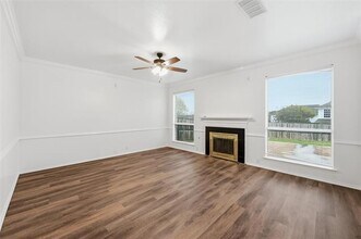 2216 Oak Park Dr in Bedford, TX - Building Photo - Building Photo