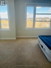 938 W Village Square in London, ON - Building Photo - Building Photo