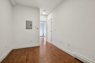76 Hutton St in Jersey City, NJ - Building Photo - Building Photo