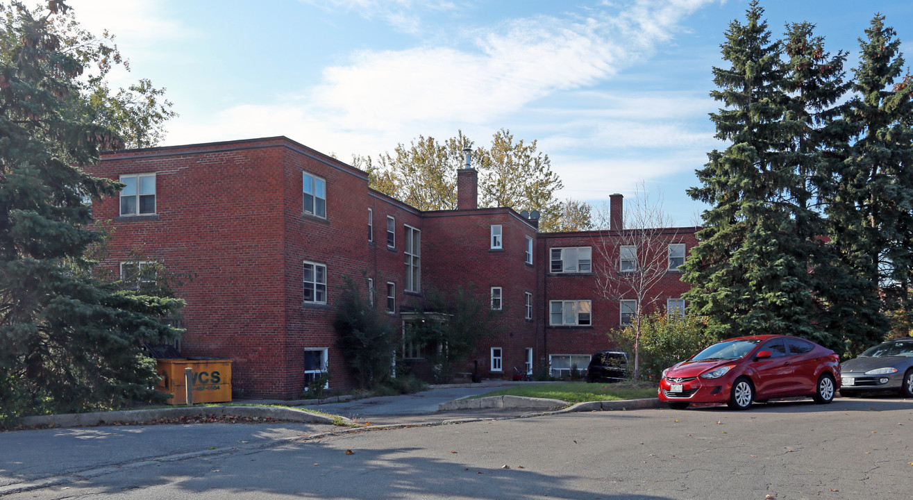 Folcroft Apartments in Toronto, ON - Building Photo