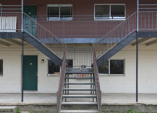 Chapel Place Apartments in Columbus, GA - Building Photo - Building Photo