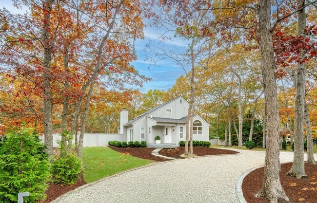 property at 43 Wooded Oak Ln