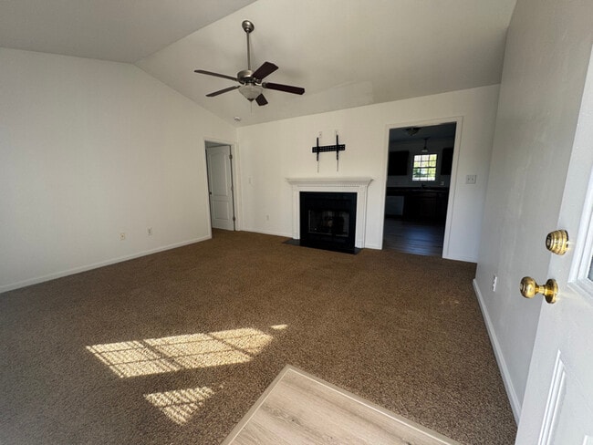 318 Murphy Dr in Jacksonville, NC - Foto de edificio - Building Photo