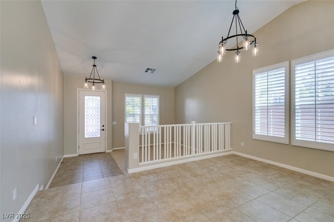 property at 25 Precipice Ct