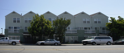 Kenneth Henry Court in Oakland, CA - Building Photo - Building Photo