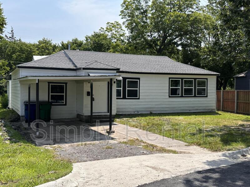 560 Loraine Cir in Greenville, TX - Building Photo