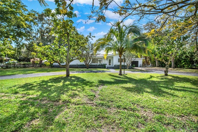 9790 SW 136th St in Miami, FL - Building Photo - Building Photo
