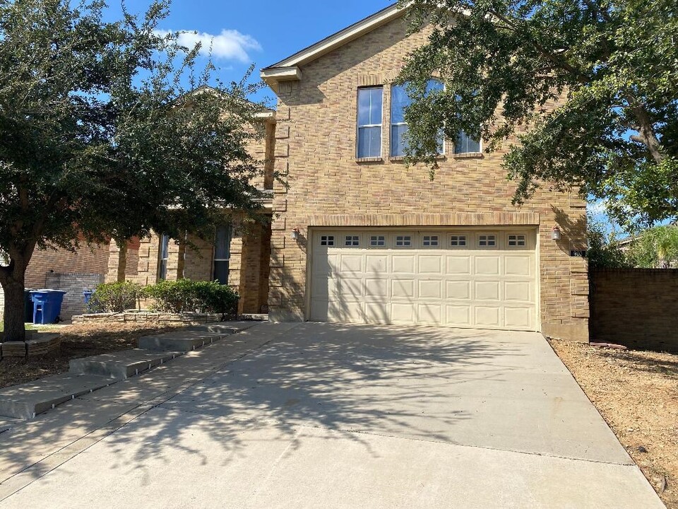 903 Starling Creek Loop in Laredo, TX - Building Photo