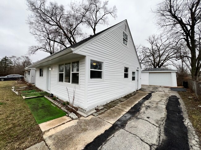 222 Arcadia St in Park Forest, IL - Building Photo - Building Photo