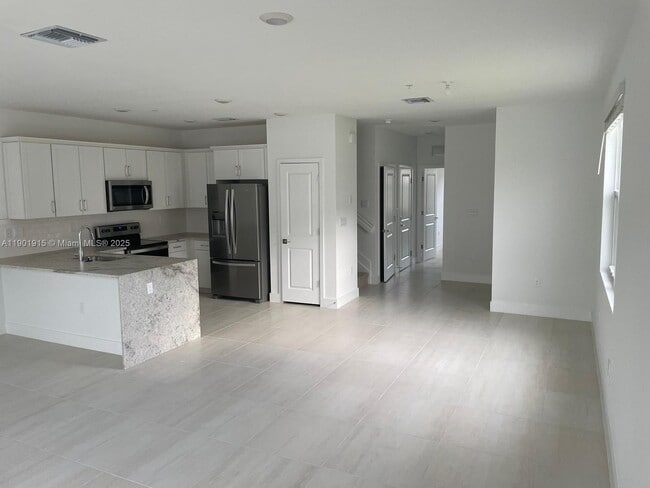 property at 125 SW 171st Terrace