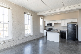 Wheelhouse Lofts in Dayton, OH - Building Photo - Interior Photo