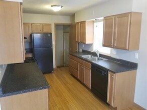 819 G Ave NW in Cedar Rapids, IA - Building Photo - Building Photo