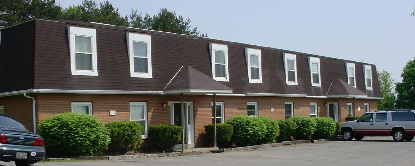 537 Maryann St, Unit 1 in Masury, OH - Building Photo