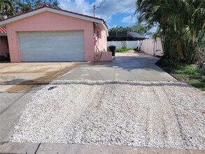 7897 3rd Ave S in St. Petersburg, FL - Building Photo - Building Photo