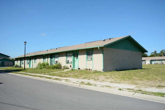 Hudson Estates in Hudson, FL - Foto de edificio - Building Photo