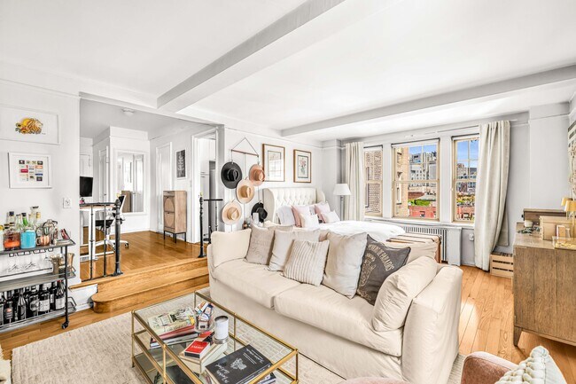 299 W 12th St in New York, NY - Building Photo - Building Photo