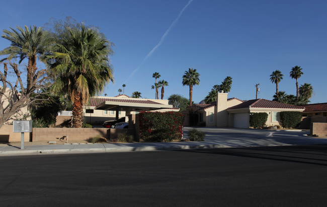 44560 San Rafael Ave in Palm Desert, CA - Building Photo - Building Photo