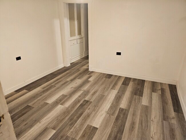 3535 S Hamilton Ave, Unit 1 Rear