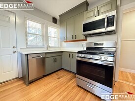 141 Edenfield Ave, Unit 1 in Watertown, MA - Building Photo